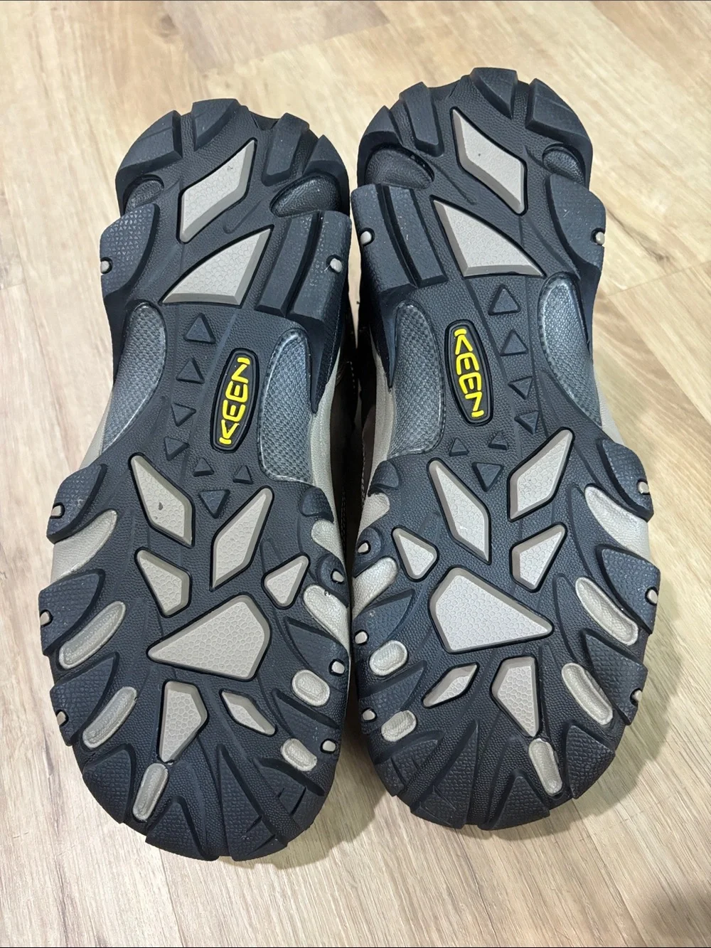 NEW Men’s KEEN Targhee 2 Mid Height Waterproof Hiking Boots